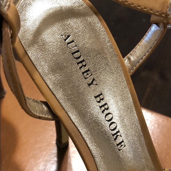 Audrey Brooke Stylish Floral Sandals - Picture 2 of 5